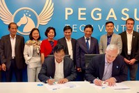 Lễ ký kết giữa đại diện NATEC và Pegasus Tech Venture.