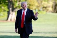 Tổng thống Mỹ Donald Trump sẽ đến Việt Nam vào tháng 11. Ảnh: Reuters