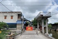 Phong tỏa tổ dân phố Tây Kênh, thị trấn Cổ Lễ, huyện Trực Ninh, tỉnh Nam Định ngày 7/5. (Ảnh: Công Luật/TTXVN).