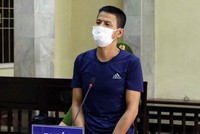 Bị cáo Trần Văn Thịnh khai báo trước tòa. (Ảnh: Phạm Kiên/TTXVN).
