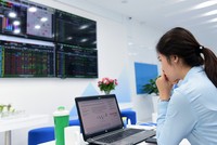 Doanh nghiệp niêm yết chùn chân với kế hoạch gọi vốn mới