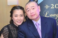 Cổ phiếu của công ty ông trùm địa ốc Hồng Kông Joseph Lau đã giảm kỷ lục khi đề xuất tư nhân hóa không được thông qua (Ảnh: Getty).