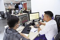 Nhà đầu tư cần phải luôn cập nhật công nghệ, theo sát diễn biến thế giới để đưa ra quyết định đúng đắn. Ảnh: Đức Thanh
