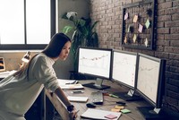 Thị trường tài chính 24h: Áp lực đáo hạn trái phiếu vẫn lớn