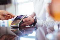 Báo Đầu tư Chứng khoán ra mắt chuyên đề "Thanh toán không dùng tiền mặt: Cơ hội vượt lên"