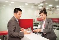 Techcombank - một địa chỉ tin cậy của khách hàng đến giao dịch