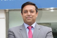Ông Ezaz Naser Bijoy