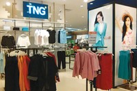 Ngoài hệ thống cửa hàng riêng, TNG đang hợp tác với các hãng khác phân phối sản phẩm tại các TTTM