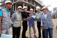 Lãnh đạo HD Mon luôn thị sát công trình Dự án Mon City để đảm bảo tiến độ và chất lượng dự án