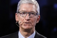 Tim Cook - giám đốc điều hành hãng Apple. Ảnh: Quatz.