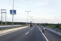Với lưu lượng giao thông tăng cao hiện nay, nhu cầu xây dựng cao tốc là rất lớn. Ảnh: Đức Thanh