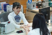 Trong giao tiếp, thái độ niềm nở, vui vẻ không bao giờ là thừa