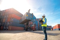 Thúc đẩy xuất khẩu là một nhiệm vụ quan trọng để đảm bảo tăng trưởng kinh tế. Ảnh: Chí Cường