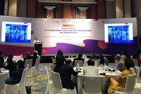 Bà Hà Thu Thanh, Chủ tịch Mạng lưới doanh nghiệp Việt Nam hỗ trợ phát triển quyền năng phụ nữ VBCWE, Chủ tịch HĐTV Deloitte Việt Nam phát biểu tại tọa đầm.