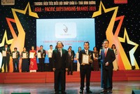Đại diện Công ty Victoria vinh dự đón nhận Giải thưởng “Thương hiệu tiêu biểu hội nhập châu Á - Thái Bình Dương năm 2019” vào ngày 22/6/2019