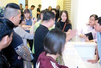 Tranh chấp kéo dài khiến chính cư dân là người chịu thiệt.