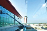 Dự án đầu tư theo hình thức đối tác công - tư (PPP) và dưới dạng chuyển giao không bồi hoàn là một trong những giải pháp huy động vốn đầu tư hạ tầng. Trong ảnh: Sân bay Quốc tế Vân Đồn - cảng hàng không có vốn đầu tư tư nhân đầu tiên tại Việt Nam. Ảnh: Đức Thanh