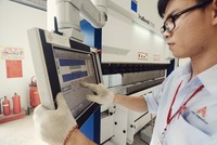 Lao động có trình độ đại học tại các doanh nghiệp trong ngành gỗ chỉ khoảng 2-3% (Ảnh: AA).