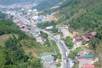 Hiện việc kết nối giữa cao tốc Bắc Giang - Lạng Sơn lên Tp. Lạng Sơn và cửa khẩu Hữu Nghị vẫn bằng Quốc lộ 1 quy mô 2 làn xe đã mãn tải từ lâu.