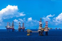 Giá dầu âm, cơ hội Việt Nam mua dầu thô tích trữ nhưng... không dễ làm