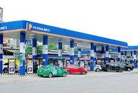 Ngược chiều tăng giá của cổ phiếu, Hóa dầu Petrolimex (PLC) báo lãi giảm 50% trong quý I/2020