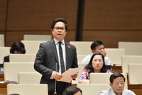 Chủ tịch Phòng Thương mại và công nghiệp Việt Nam (VCCI) Vũ Tiến Lộc kiên trì quan điểm đưa hộ kinh doanh vào Luật Doanh nghiệp - Ảnh: QK.