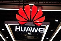 Bị Mỹ "giằn mặt", nhưng Huawei lại hưởng lợi khi các hãng công nghệ Trung Quốc bắt tay sử dụng công nghệ xử lý của tập đoàn này. Ảnh: AFP