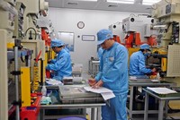 Các doanh nghiệp đang đẩy mạnh sản xuất khi tình hình ổn định trở lại. Ảnh: Internet.