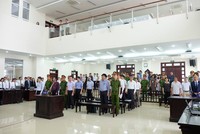 Quảng cảnh phiên tòa