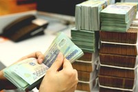 Ngân hàng đồng loạt tăng lãi suất tiết kiệm lên kịch trần