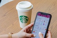 MoMo là ví điện tử đầu tiên được chấp nhận thanh toán tại Starbucks Vietnam
