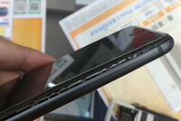 Một trường hợp iPhone 8 bị phồng pin.