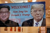 Các tấm banner được treo tại Hà Nội trước cuộc gặp gỡ Mỹ - Triều Tiên
