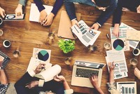 Top 10 cổ phiếu tăng/giảm mạnh nhất tuần: Nhà đầu tư gom mua cổ phiếu bất động sản, chứng khoán