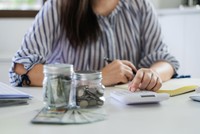 Các nhà đầu tư cá nhân gia tăng nắm giữ tiền mặt