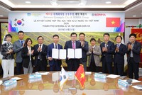 Thị trưởng TP. Gyeongju (Hàn Quốc) và Chủ tịch Tập đoàn Sơn Hà ký hợp đồng chuyển giao công nghệ nước