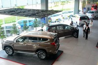 Doanh số tiêu thụ ô tô tháng 8 thấp kỷ lục trong lịch sử