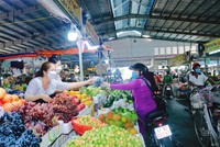 Một ngôi chợ dân sinh nằm giữa trung tâm chuỗi đô thị cao cấp chưa có tiền lệ đã trở thành “điểm nhấn” tại An Giang.