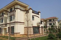 Một trong hàng trăm căn biệt thự được tỷ phú Chen bỏ tiền túi ra xây cho dân làng ở. (Nguồn: Oeeee.com)