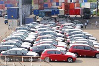 Lô xe hơn 600 chiếc BMW của Tập đoàn BMW vẫn đang nằm lưu bãi ở cảng VICT, TPHCM. Ảnh: Hân Nguyễn.