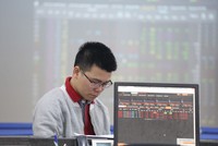 Thị trường chứng khoán lỗi hẹn sản phẩm mới, vì đâu?