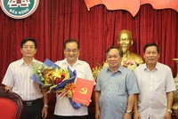 Lãnh đạo tỉnh Đắk Nông chúc mừng đồng chí Hà Trung Ký.