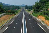 Cao tốc Bắc Giang - Lạng Sơn trước ngày thông xe. Ảnh: Bá Đô.