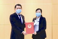 Ủy viên Trung ương Đảng, Trưởng ban Dân nguyện Nguyễn Thanh Hải trao quyết định bổ nhiệm cho Vụ trưởng Vụ Dân nguyện Lò Việt Phương.