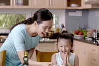 Cần bổ sung dinh dưỡng thông qua chế độ ăn hợp lý.