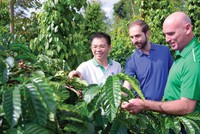 Sản phẩm phân bón Phú Mỹ đáp ứng được các yêu cầu khắt khe của khách hàng nước ngoài.