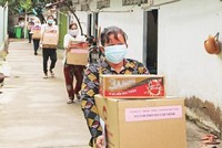TPHCM đang huy động mọi nguồn lực và sẽ hỗ trợ cho tất cả những người dân rơi vào hoàn cảnh khó khăn, không để ai đói khổ, thiếu ăn, thiếu mặc.