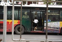 Hiệp hội vận tải hành khách công cộng Hà Nội vừa kiến nghị TP Hà Nội, Bộ GTVT cho phép xe buýt trên địa bàn hoạt động trở lại từ 1/10.