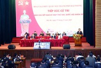 Chủ tịch Quốc hội Vương Đình Huệ tiếp xúc cử tri quận Hải An (Hải Phòng).
