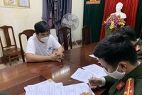 Đối tượng Nguyễn Xuân Trường khai báo hành vi phạm tội với công an. (Nguồn: sggp).